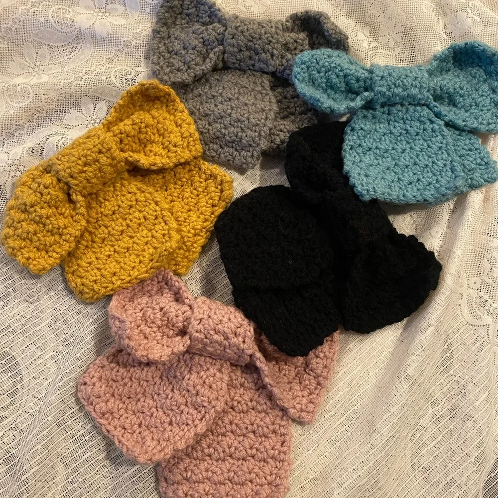 Bows - Picture 1 of 2
